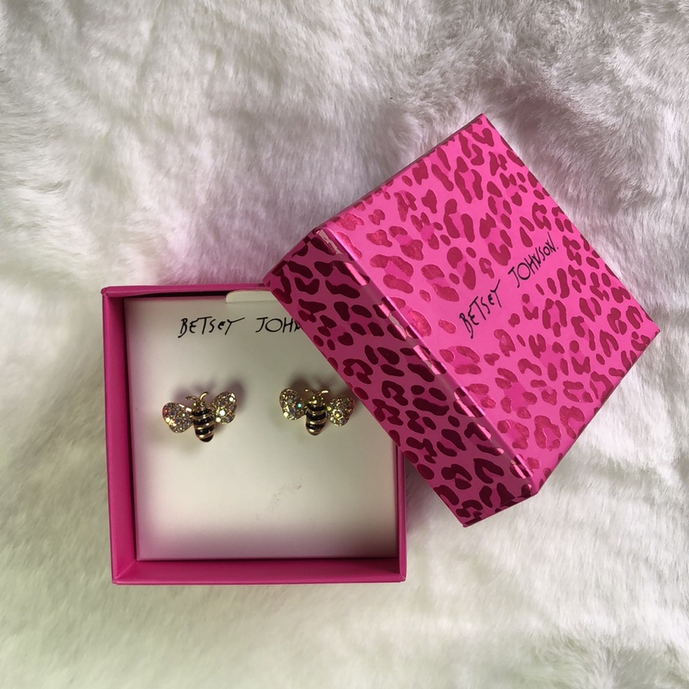 Betsy Johnson🐝 bumblebee earrings + gift box NWT - Picture 3 of 6